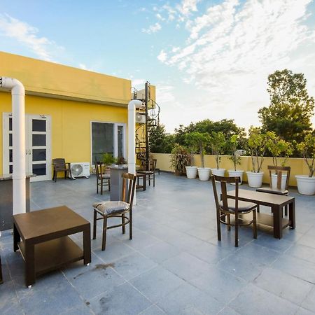Oyo 75460 Sky High Residency Hotell Ludhiana Exteriör bild