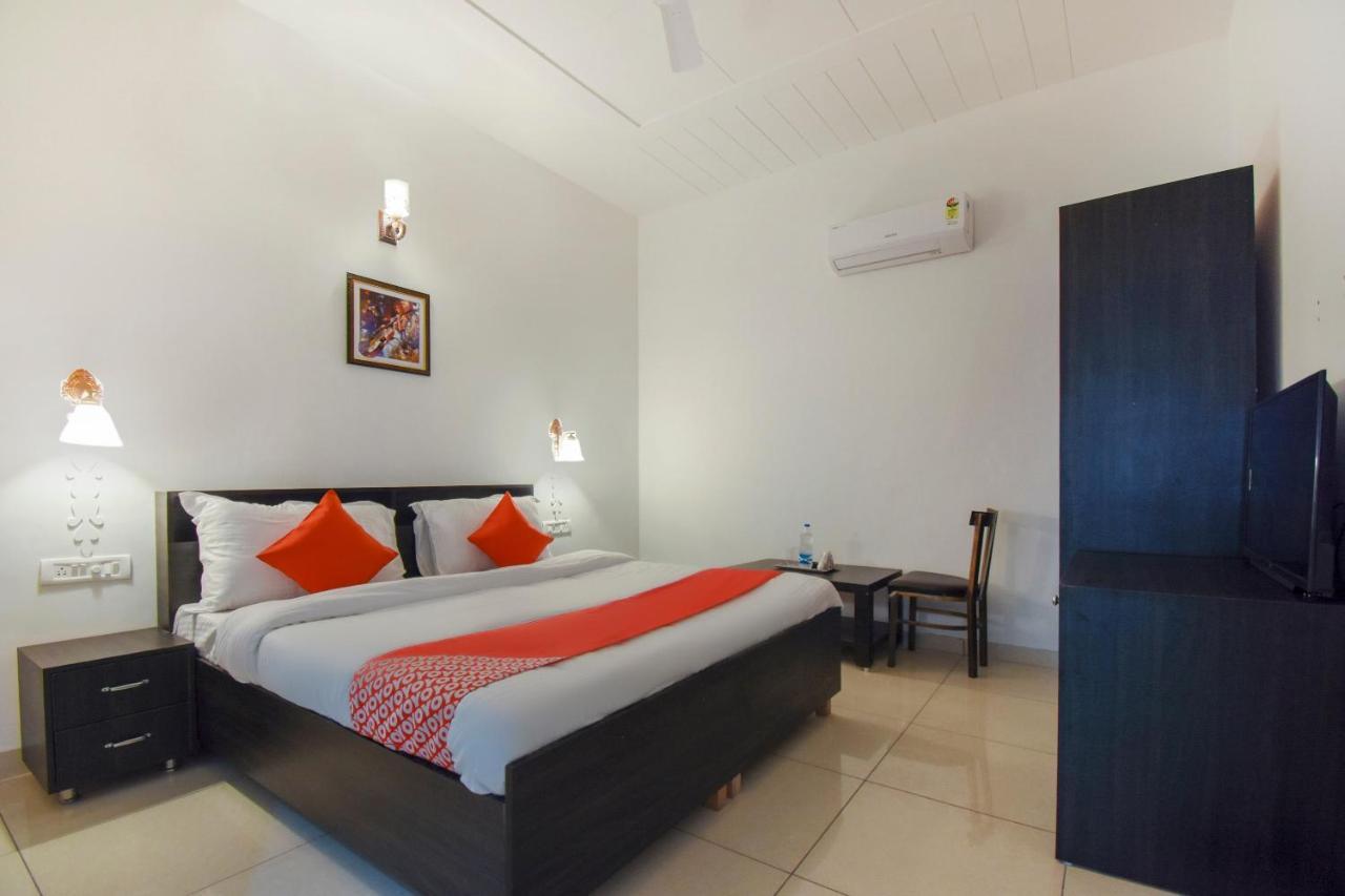 Oyo 75460 Sky High Residency Hotell Ludhiana Exteriör bild