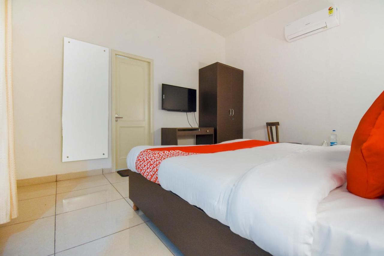 Oyo 75460 Sky High Residency Hotell Ludhiana Exteriör bild