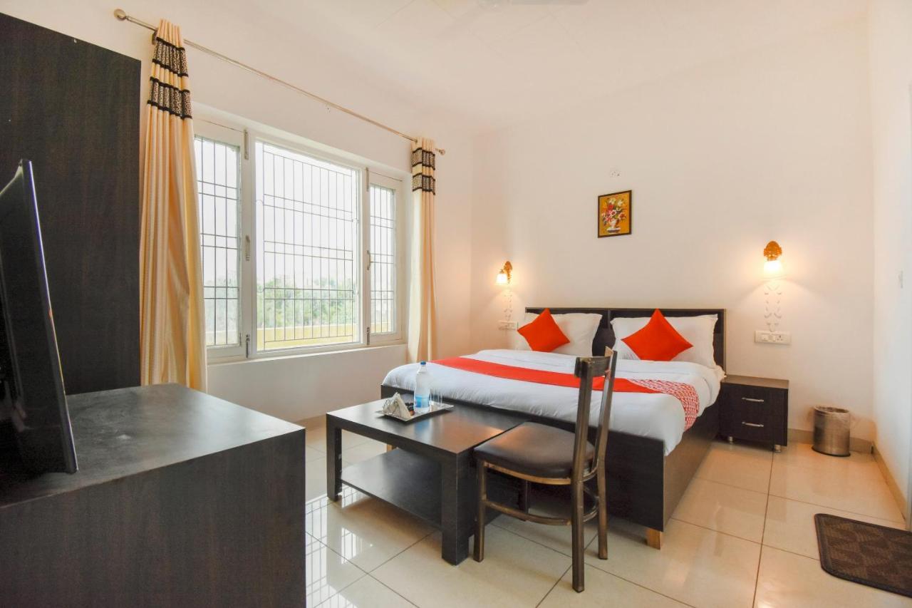 Oyo 75460 Sky High Residency Hotell Ludhiana Exteriör bild
