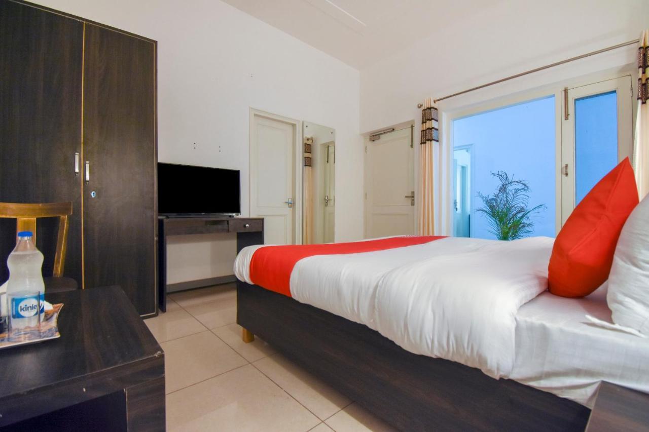 Oyo 75460 Sky High Residency Hotell Ludhiana Exteriör bild
