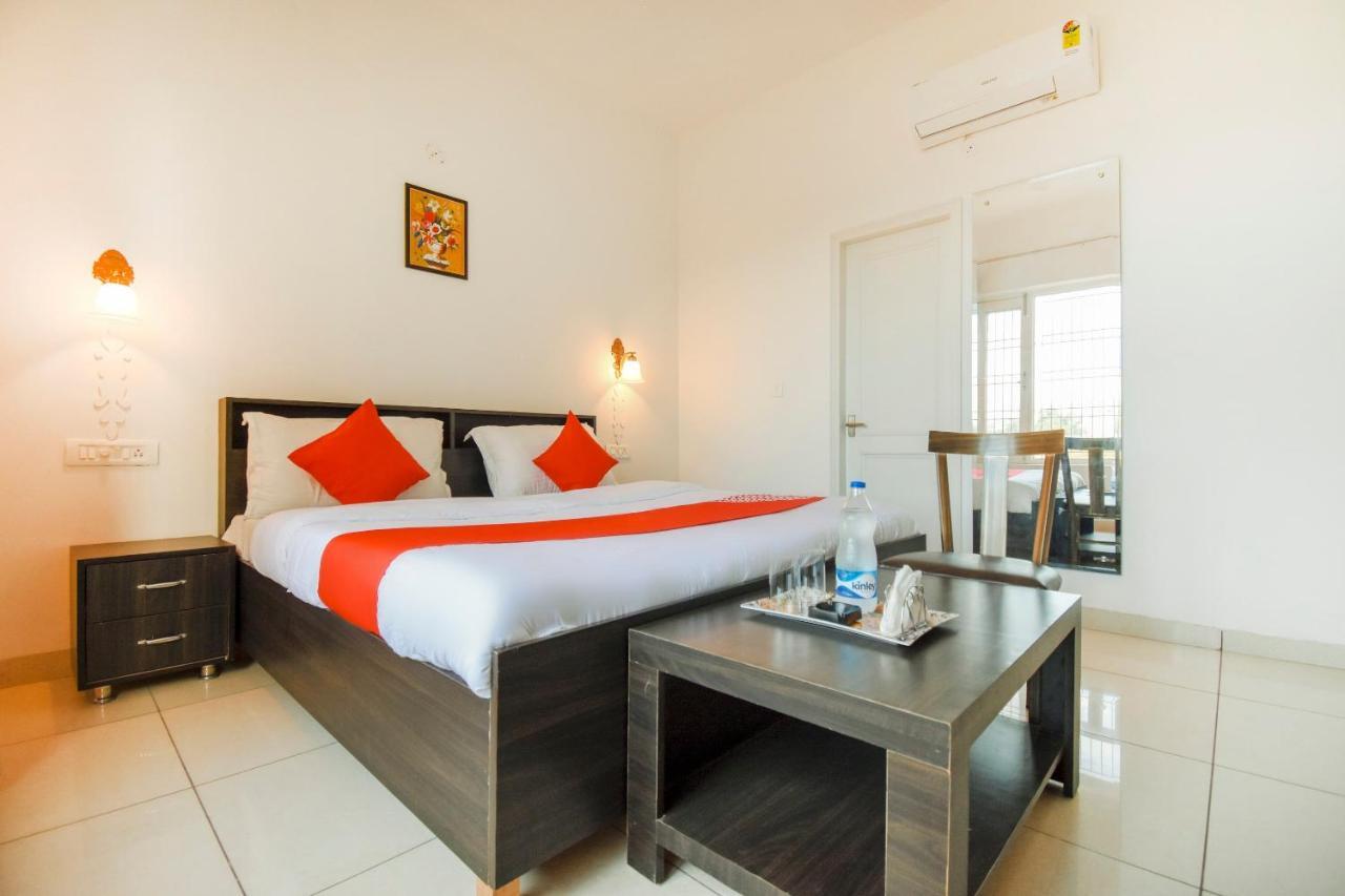 Oyo 75460 Sky High Residency Hotell Ludhiana Exteriör bild