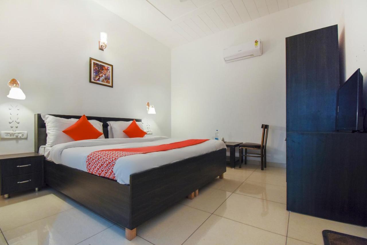 Oyo 75460 Sky High Residency Hotell Ludhiana Exteriör bild