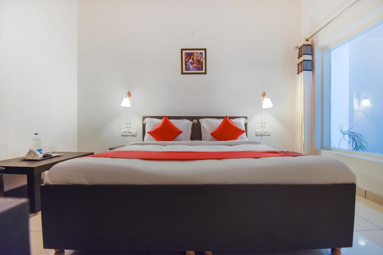 Oyo 75460 Sky High Residency Hotell Ludhiana Exteriör bild